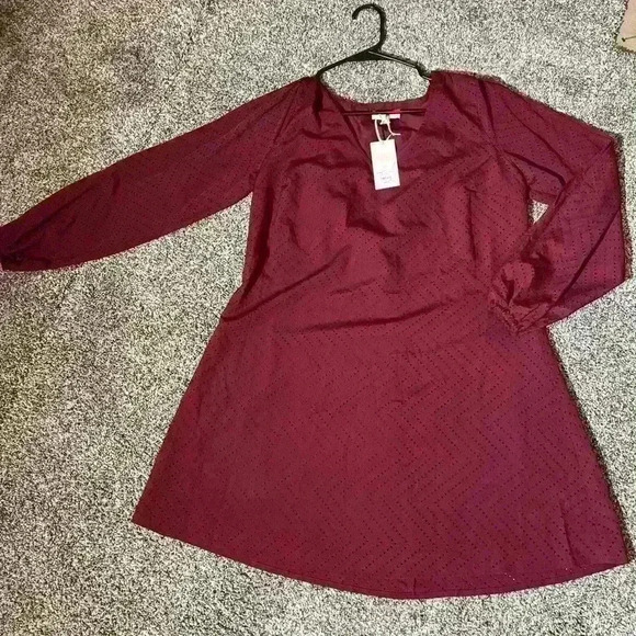 Candies Womens Mini Dress Red Triangle Eyelet Long Sleeve V-Neck Pullover Size M - Picture 1 of 9